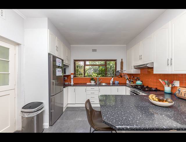 4 BEDROOM HOUSE TO LET IN NEWLANDS